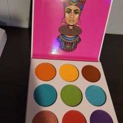 Juvia's Place The Zulu Palette: Featuring 9 exotic hues, this rainbow eyeshadow
