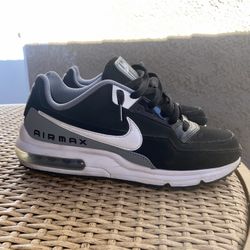 Nike Air Max Size 9.5