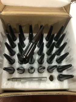 14x1.5 spline spike lug nuts , black only $99...