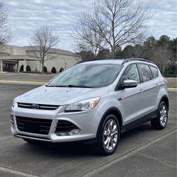 2013 Ford Escape SEL AWD – Turbo – Clean CARFAX