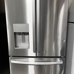 NEW GE COUNTER-DEPTH French Door Refrigerator w/ WATER+ICE (FINANCE AVAILABLE)