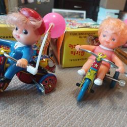 Mechanical Boy And Girl Tricycles BNIB (2)
