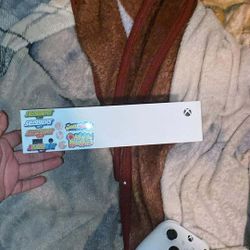 Xbox Series S And Gaming Monitor 