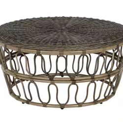 GIA Round Wicker Outdoor Accent Table