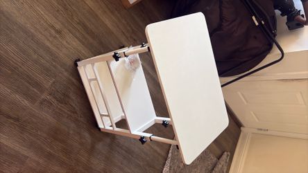 White Up‑Down Computer Desk – Ready to Use