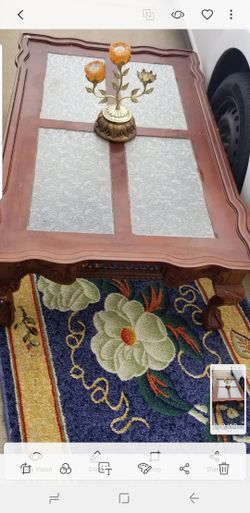 BEAUTIFUL VINTAGE CENTER TABLE WOOD AND GLAS EAGLE LEGS