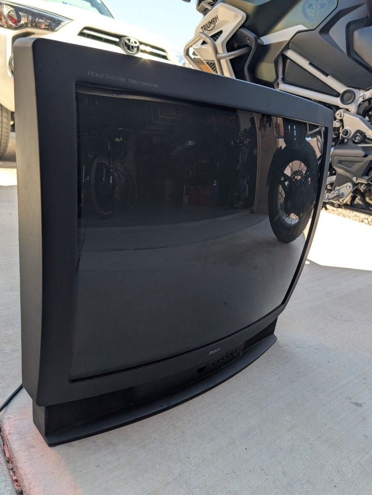 27" RCA CRT TV