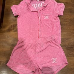 Woman’s new without tags Juicy Couture pajama set shipping available