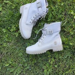 Timberland women's boot Size 8