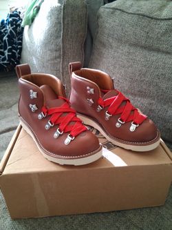 Crary Portland Mountaineering Boots - Mt. Hood Woman's Brown Leather. Size 6 Woman's. Brand new.