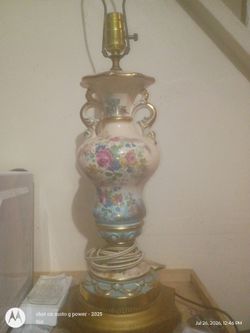 Beckwith China vintage gold painted lamp