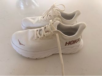 Woman’s size 5 Hoka shoes