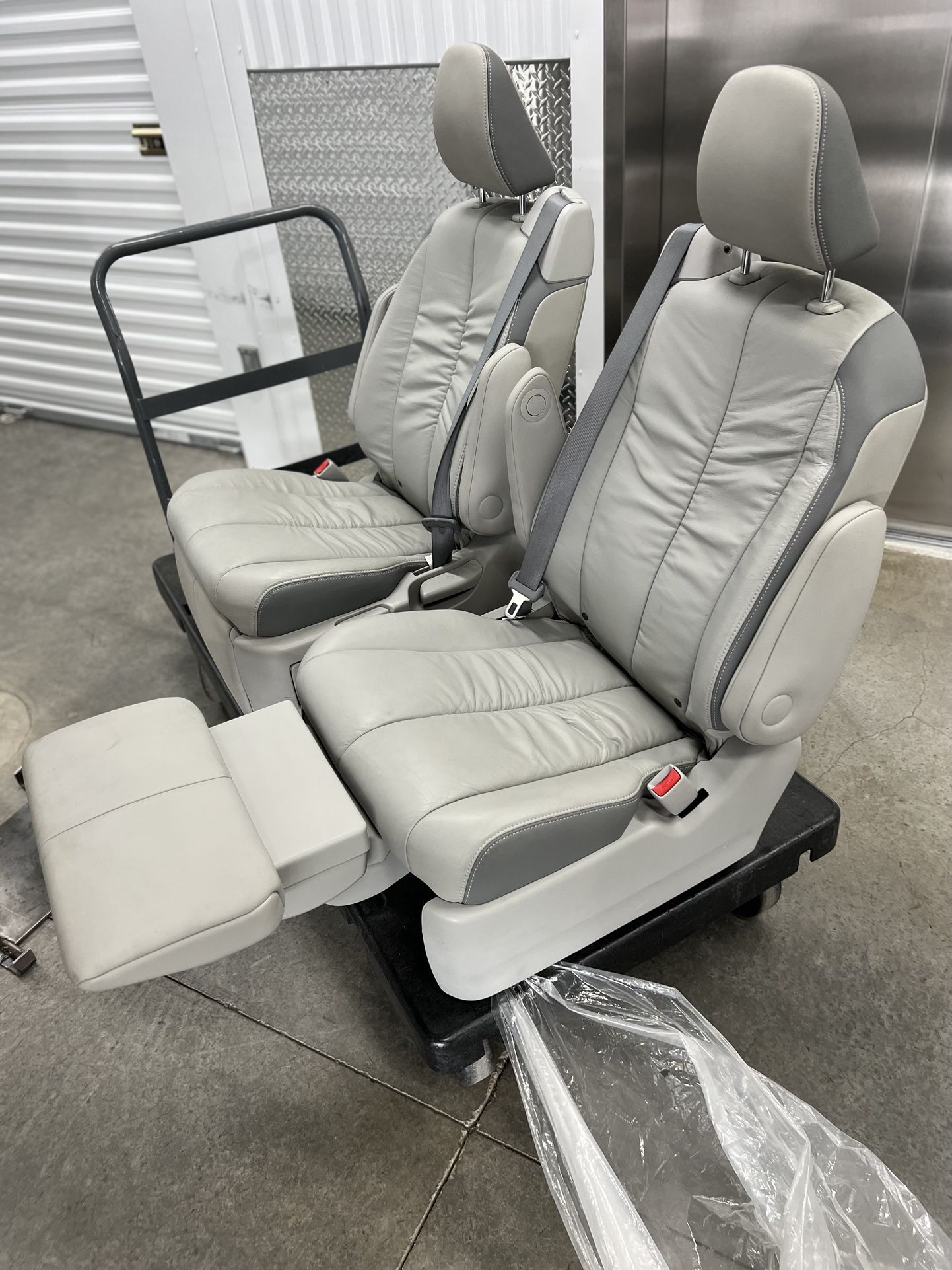 Captain Seats - Toyota Sienna Recliner Seats