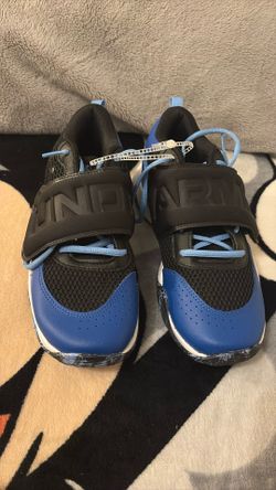 Under Armer Tennis Shoes