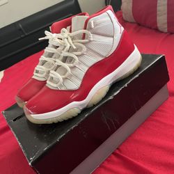 Air Jordan 11 “Cherry”  Sz. 9.5