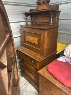ANTIQUE SOLID OAK KITCHEN QUEEN