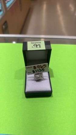 14kt 4.3 grams Diamond Ring