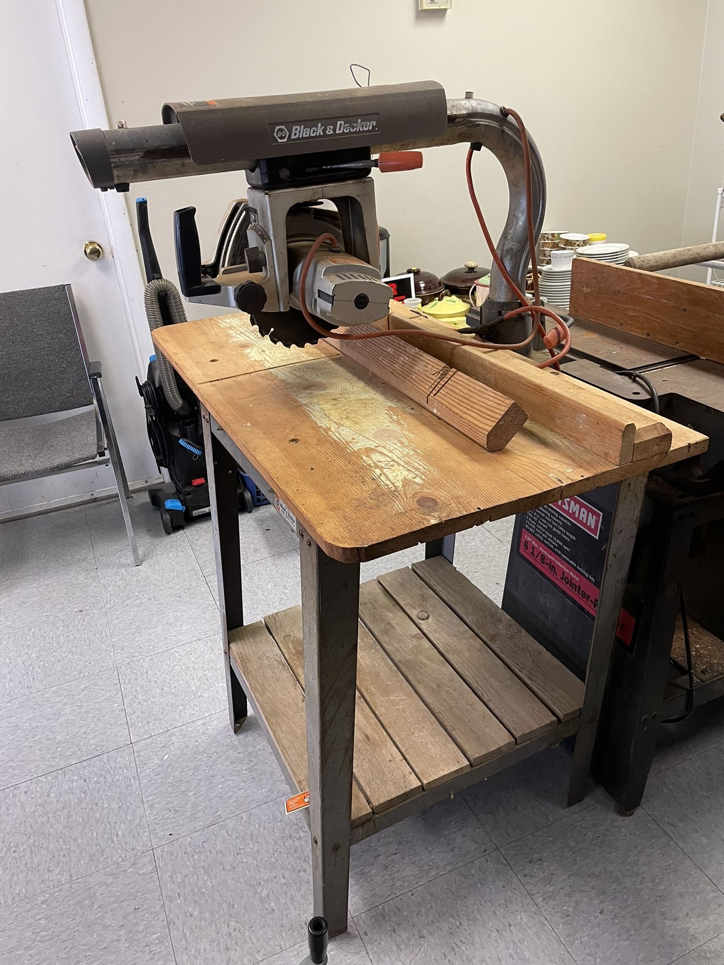 Black and Decker Radial Arm Saw