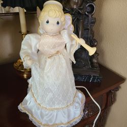 Precious Moments Animated Angel
