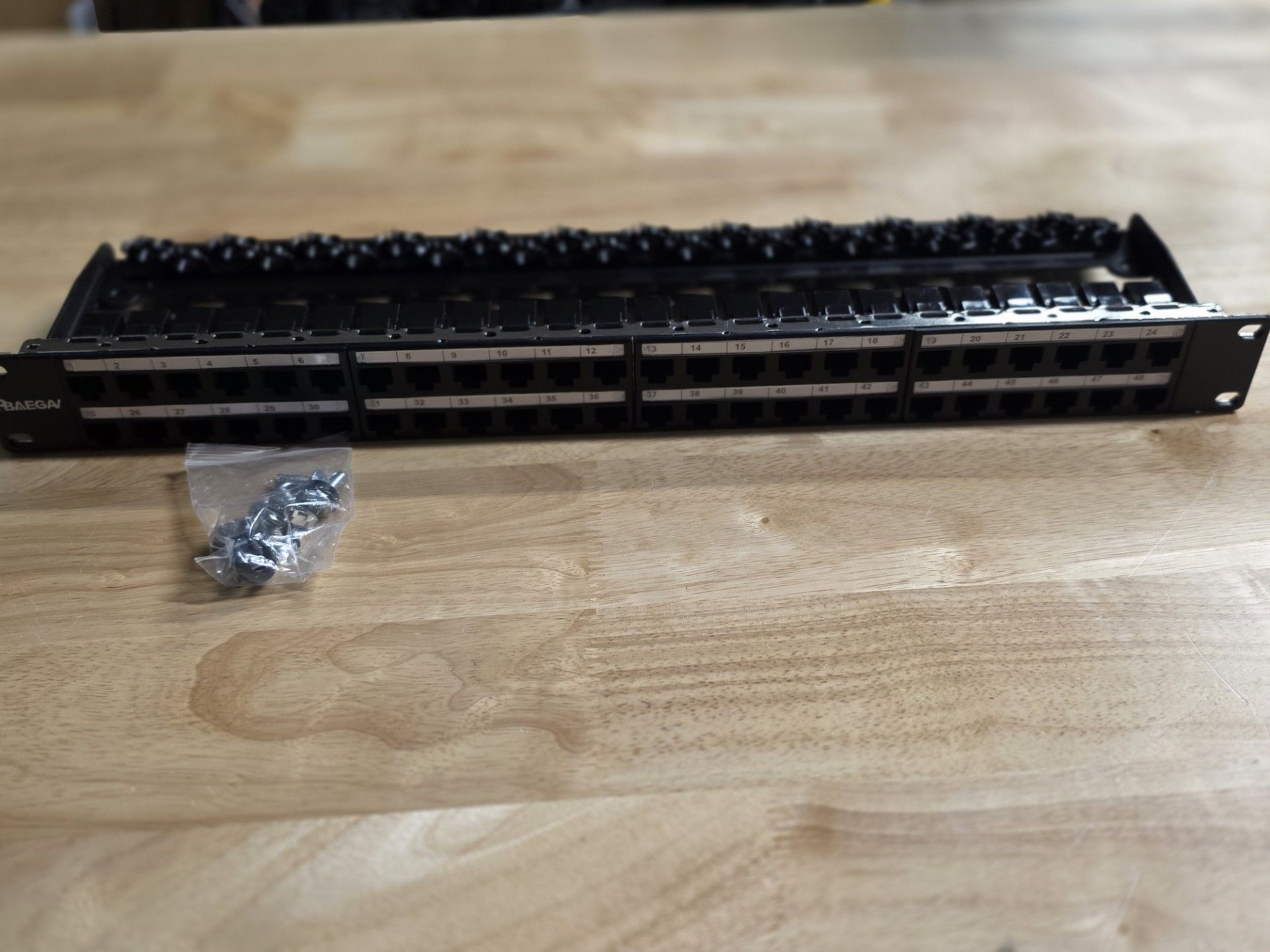 48 patch panel with cat6 keystones