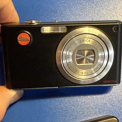 Leica c-lux2 digital camera with battery