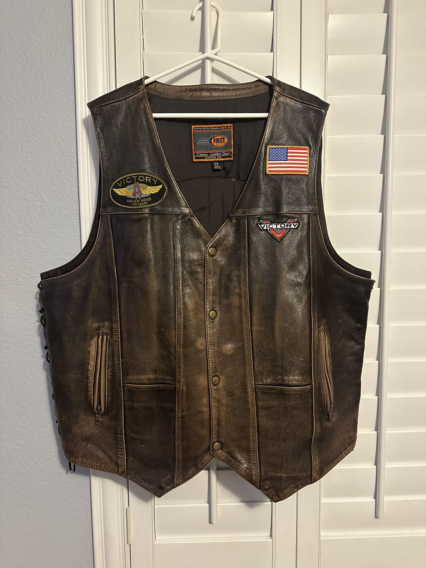 VTG RETRO 90s VICTORY MOTORCYCLES BROWN LEATHER VEST BUTTON UP SIZE 5X FITS XXL