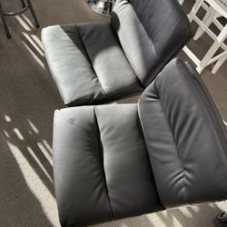 Set of 2 black leather bar stools with adjustable height, silver legs , sturdy and stylish, perfect for kitchen island , counter height, pub  Brand ne