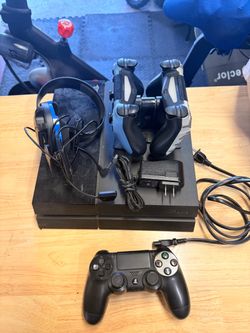 Sony PlayStation 4 Console Bundle with Controllers and 32 games