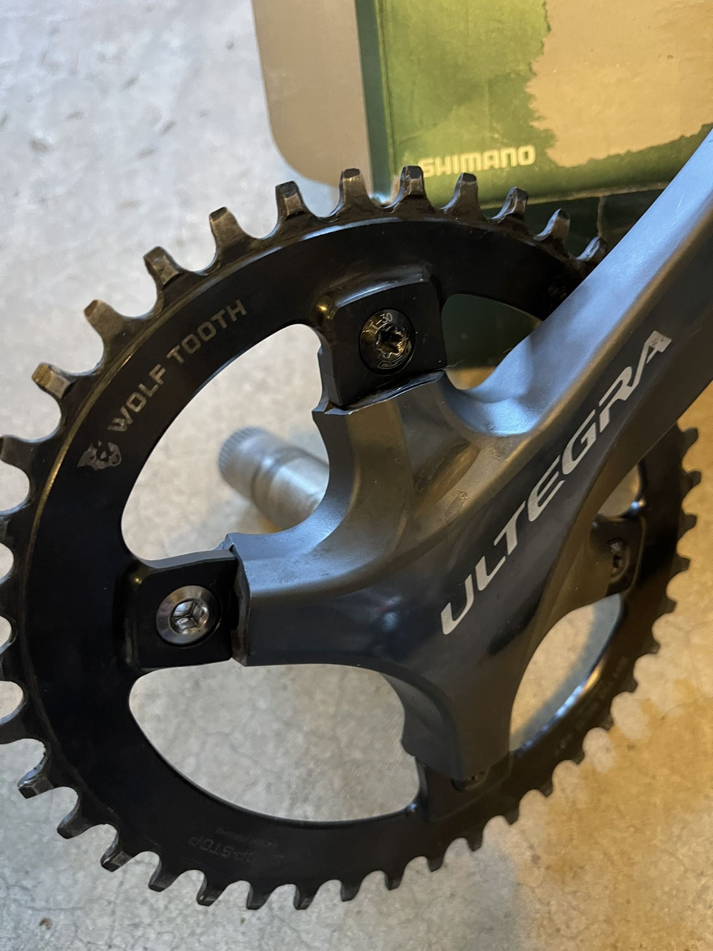 Shimano Ultegra crankset 6800 175mm W/Wolf Tooth Ring