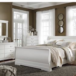 Queen Bed, Dresser And Mirror 