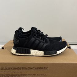 Adidas NMD R1 👋