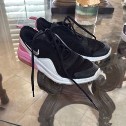 Nike Pink/blk/white Size 7