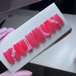 pink press on nails 