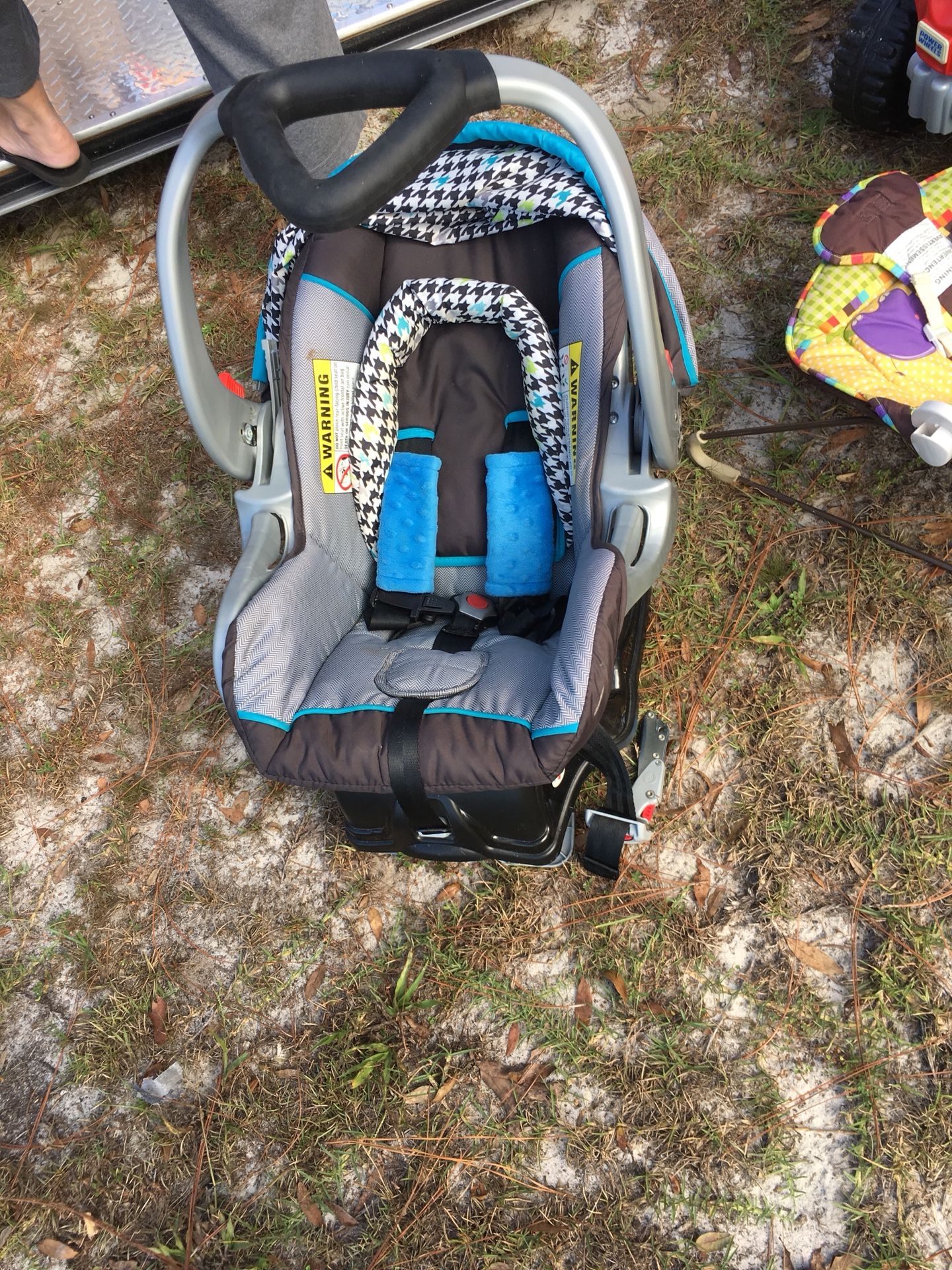 Infant Car seat DIRT CHEAP MUST GO