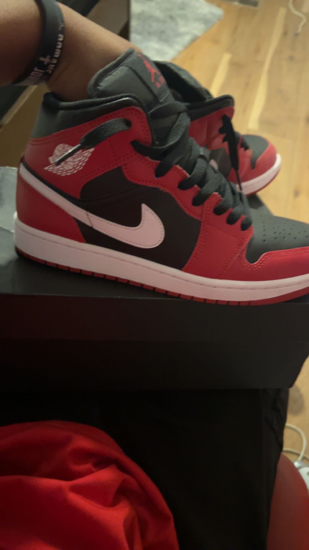 Jordan 1 Mid Gym Red Black White