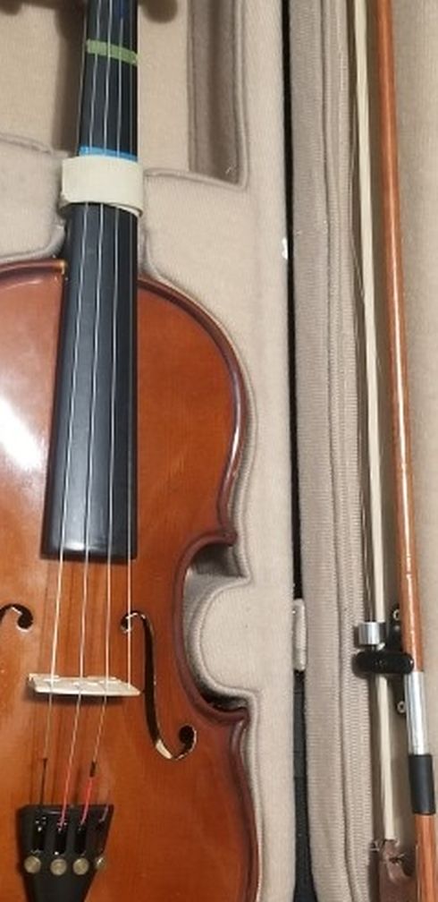 Violin With Case & Chin Holders Bow Needs Strings