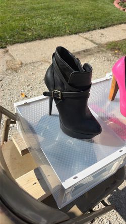 Women heels size 6