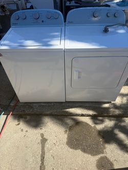 Whirlpool Washer and Dryer Set (electric)