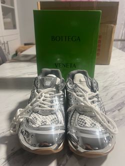 Bottega Vaneta size 10 1/2