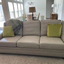 HUNTINGTON HOUSE LEATHER SOFA 82Lx42W PAID $5000 UNDER WARRANTY