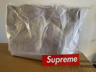 Supreme Raffia Tote Purple SS20 for Sale in Los Angeles, CA - OfferUp