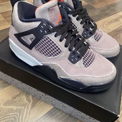 Air Jordan 4 “Taupe Haze” Size 4.5 Y 