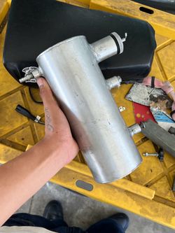 Cylinder gas tank