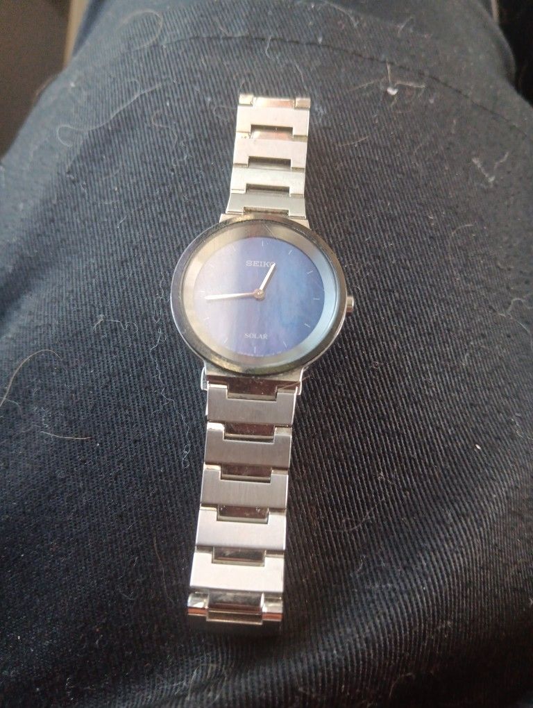 Seiko SUP385 women's watch 