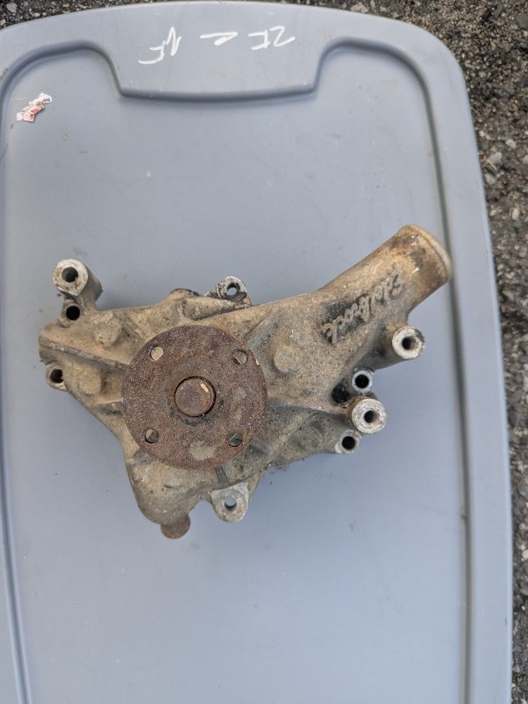 Small Block Chevy Edelbrock Standard Rotation Long Water Pump
