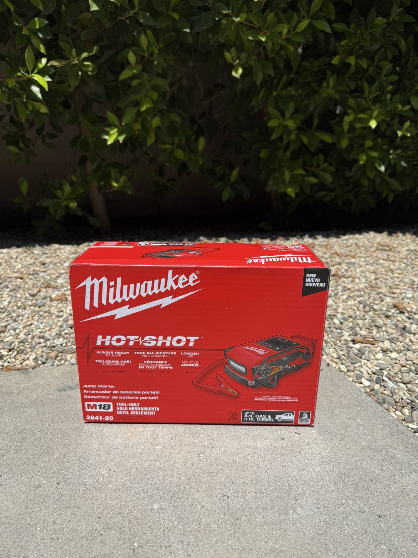 Milwaukee M18 Hot Shot Jump Starter