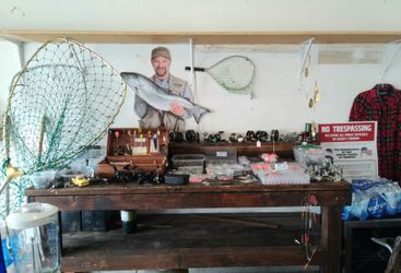 NEW & VINTAGE FISHING TACKLE RODS & REELS
