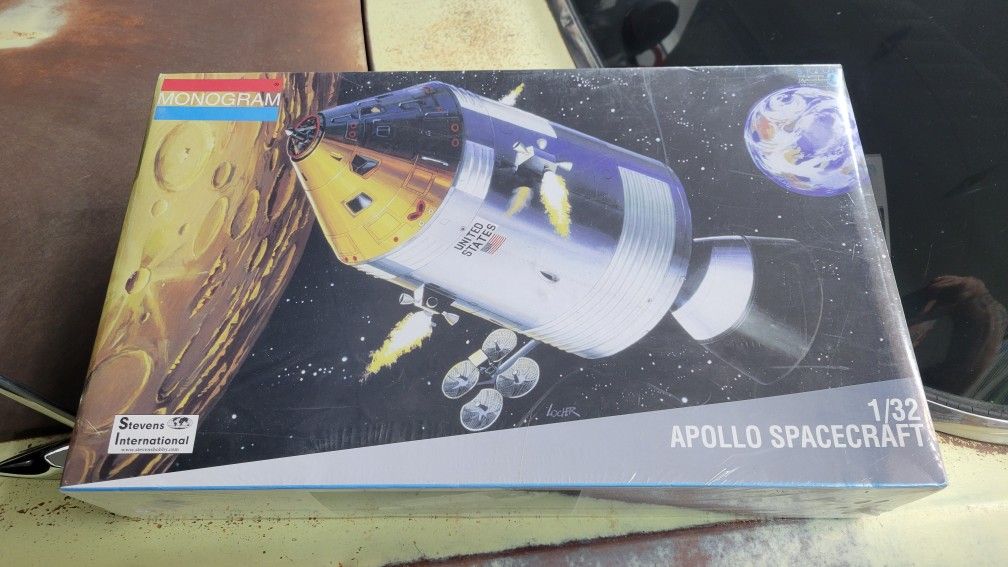 model airplanes and space shuttle
