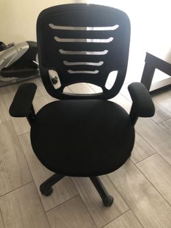 Black Desk Chair