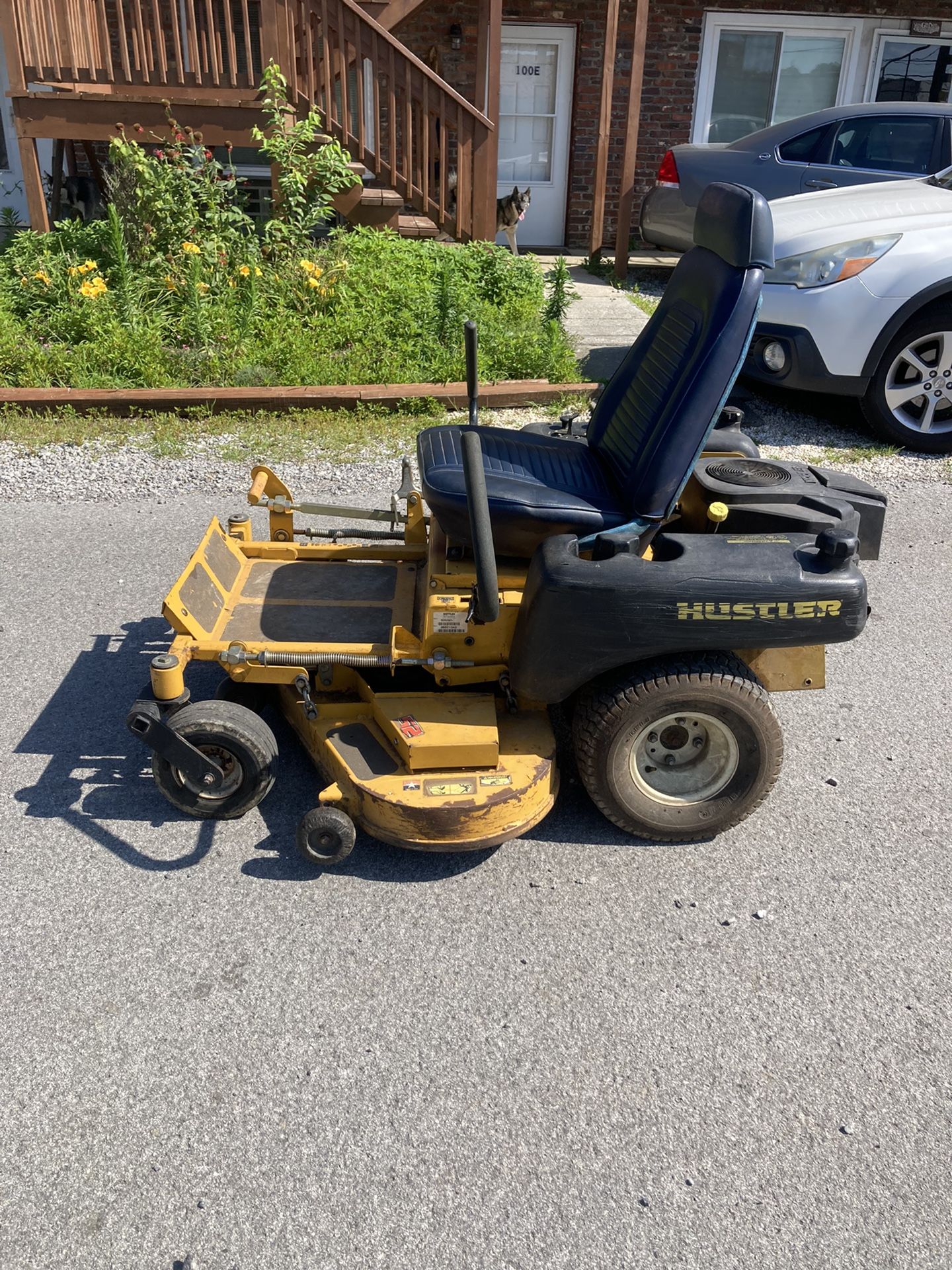 Hustler FasTrack Zero Turn Mower 52” Cut